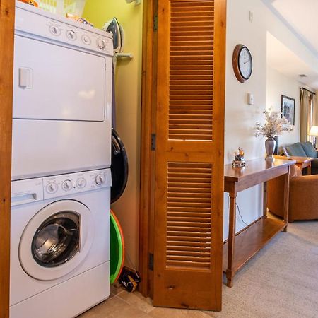 Two Bedroom Condo With Balcony Over Mountaineer Square - Just Steps From The Slopes! Condo Crested Butte Kültér fotó