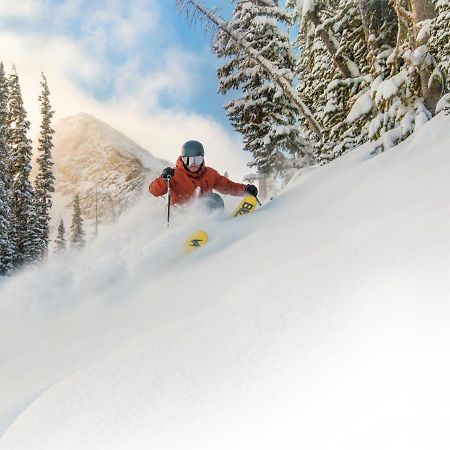 Two Bedroom Condo With Balcony Over Mountaineer Square - Just Steps From The Slopes! Condo Crested Butte Kültér fotó