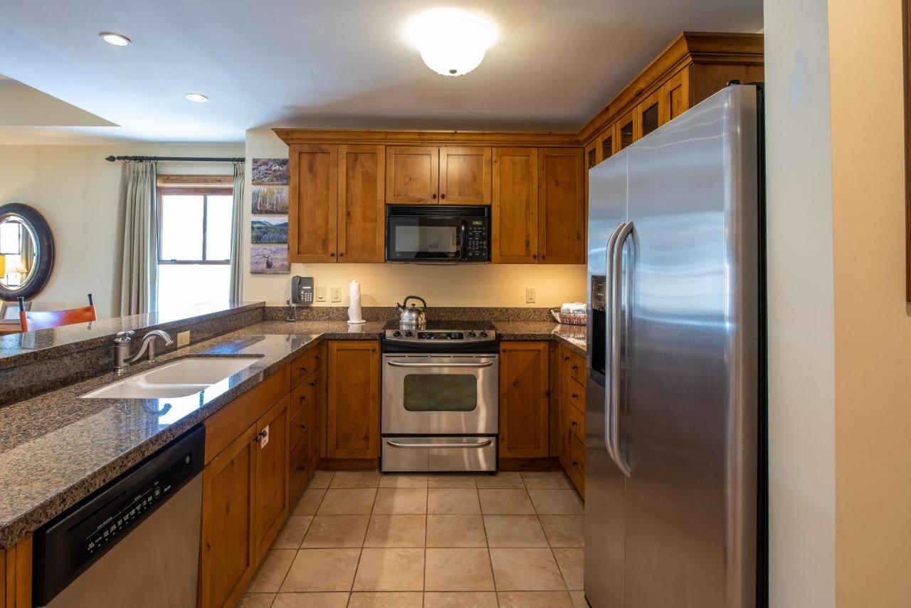 Two Bedroom Condo With Balcony Over Mountaineer Square - Just Steps From The Slopes! Condo Crested Butte Kültér fotó