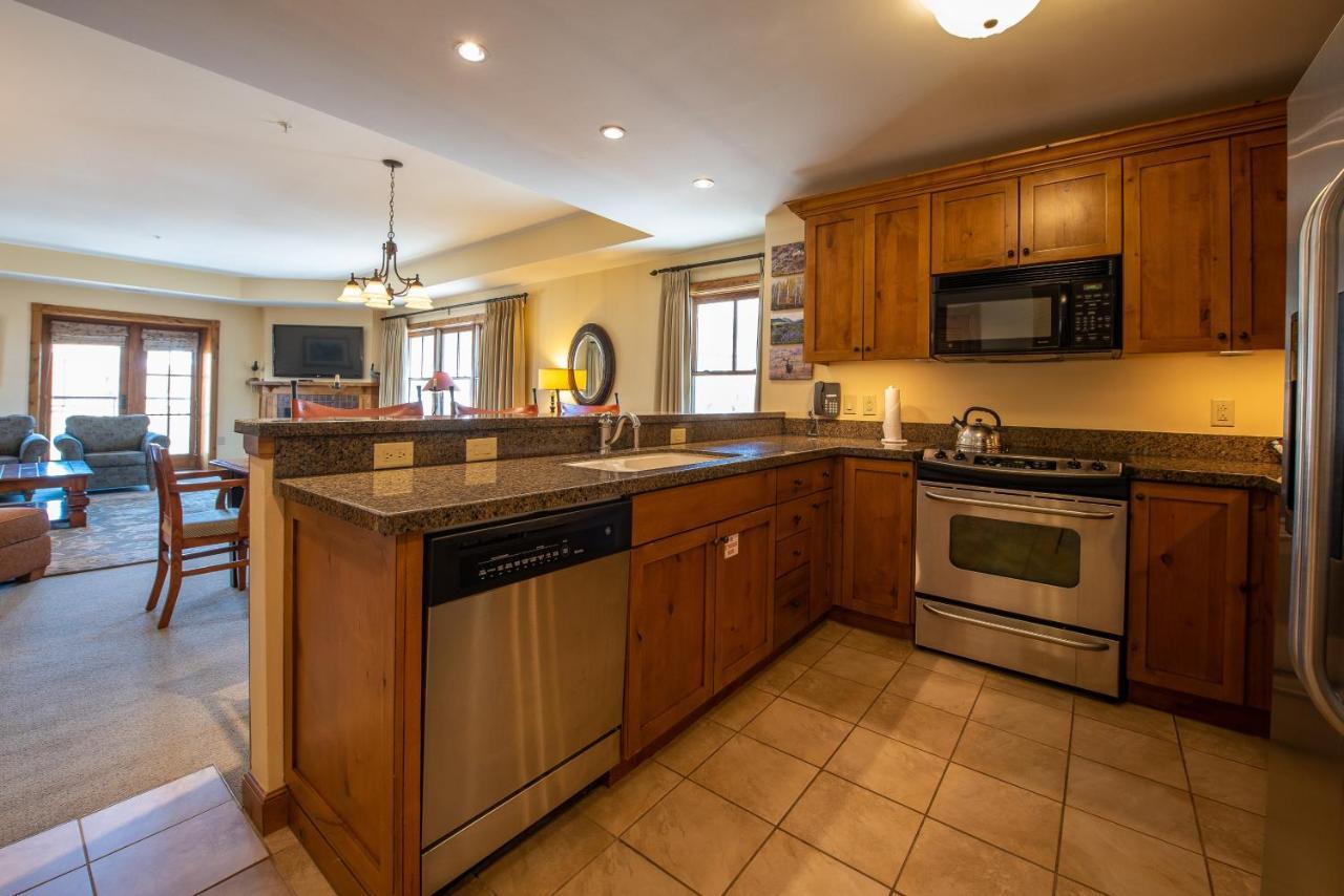 Two Bedroom Condo With Balcony Over Mountaineer Square - Just Steps From The Slopes! Condo Crested Butte Kültér fotó