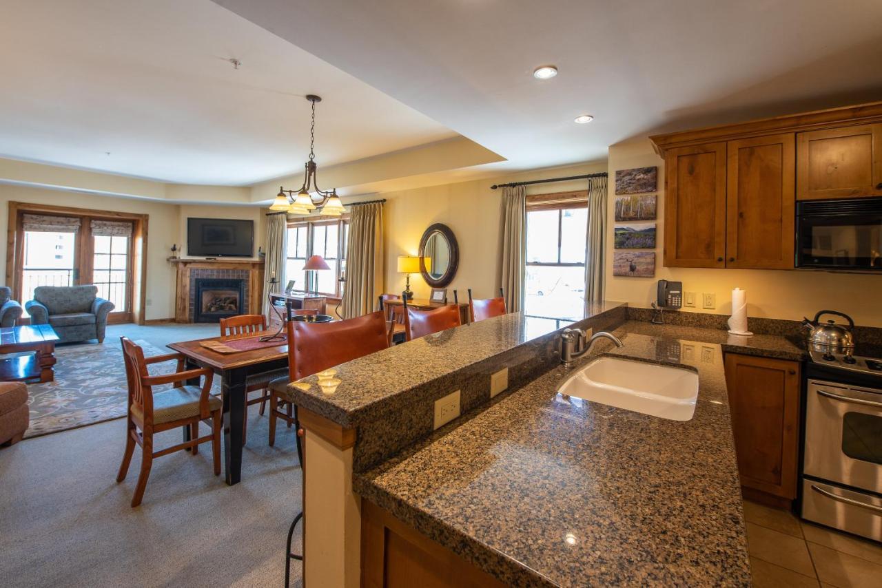 Two Bedroom Condo With Balcony Over Mountaineer Square - Just Steps From The Slopes! Condo Crested Butte Kültér fotó