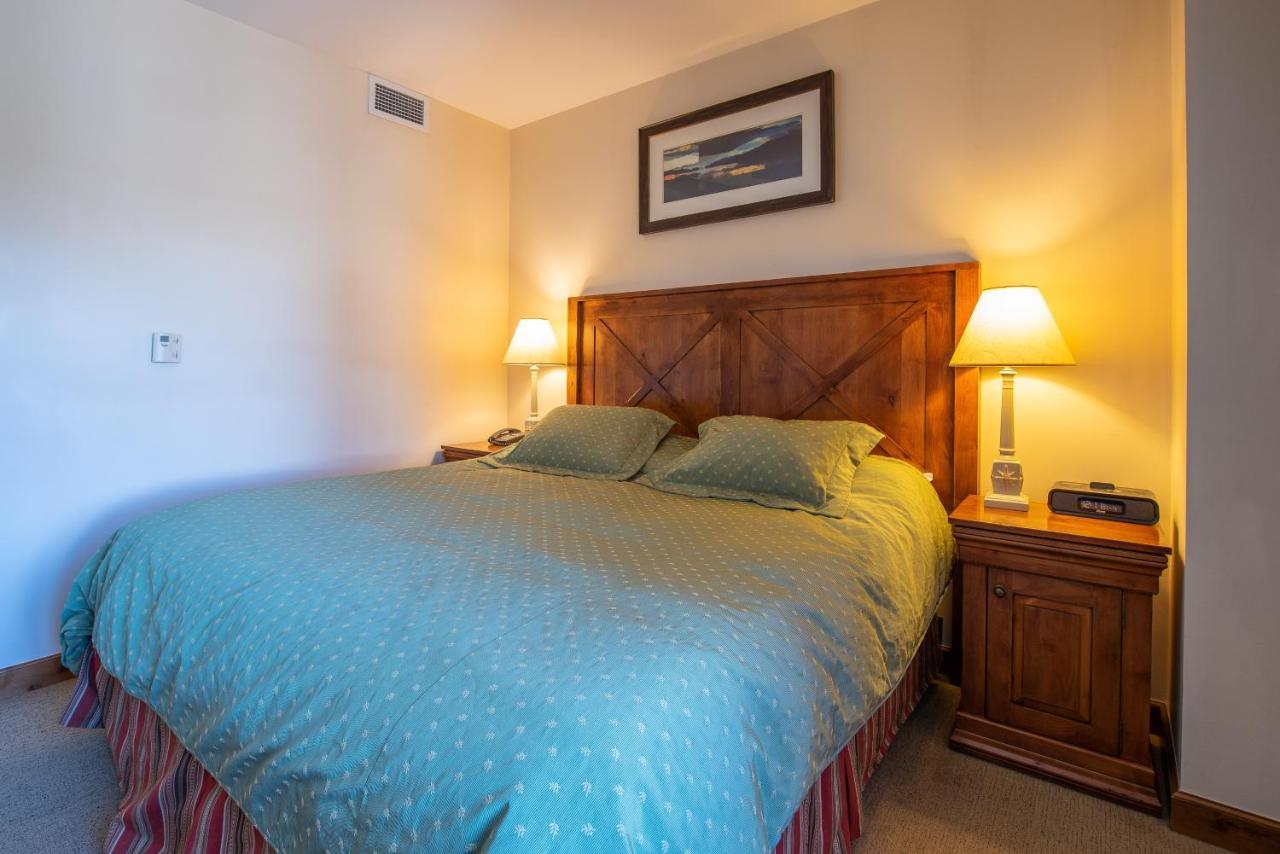 Two Bedroom Condo With Balcony Over Mountaineer Square - Just Steps From The Slopes! Condo Crested Butte Kültér fotó